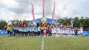 梅州客家因财务危机降级，未能延续奇迹，暴露中国足球现实困境。