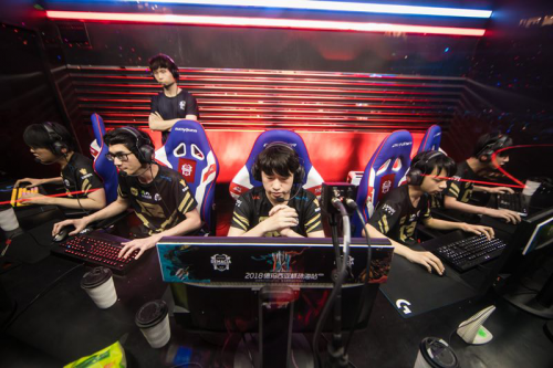 会是体育精 会是体育精